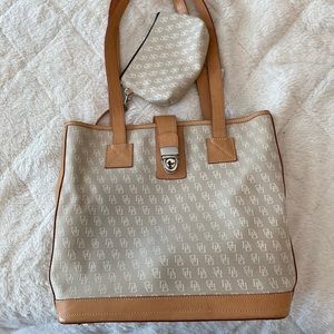 Dooney & Bourke Bag